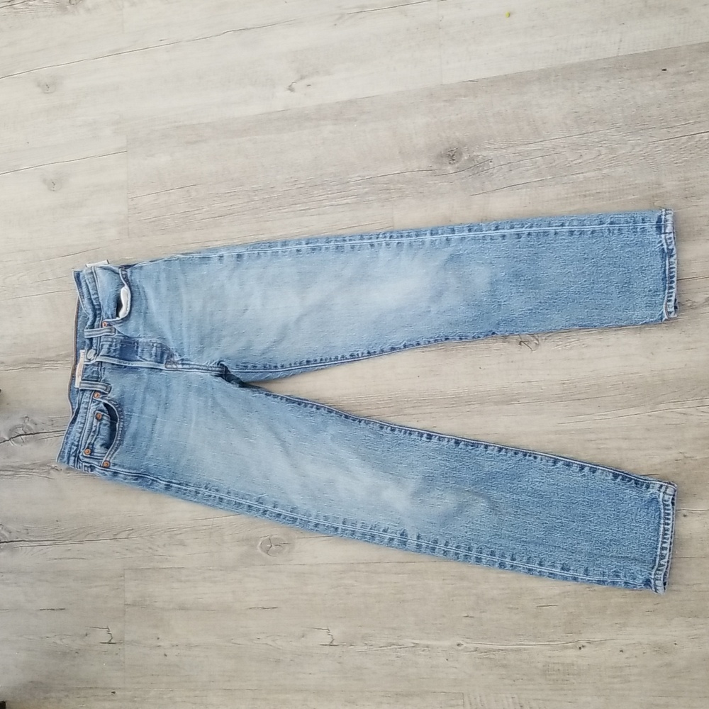 Levi wedgie straight